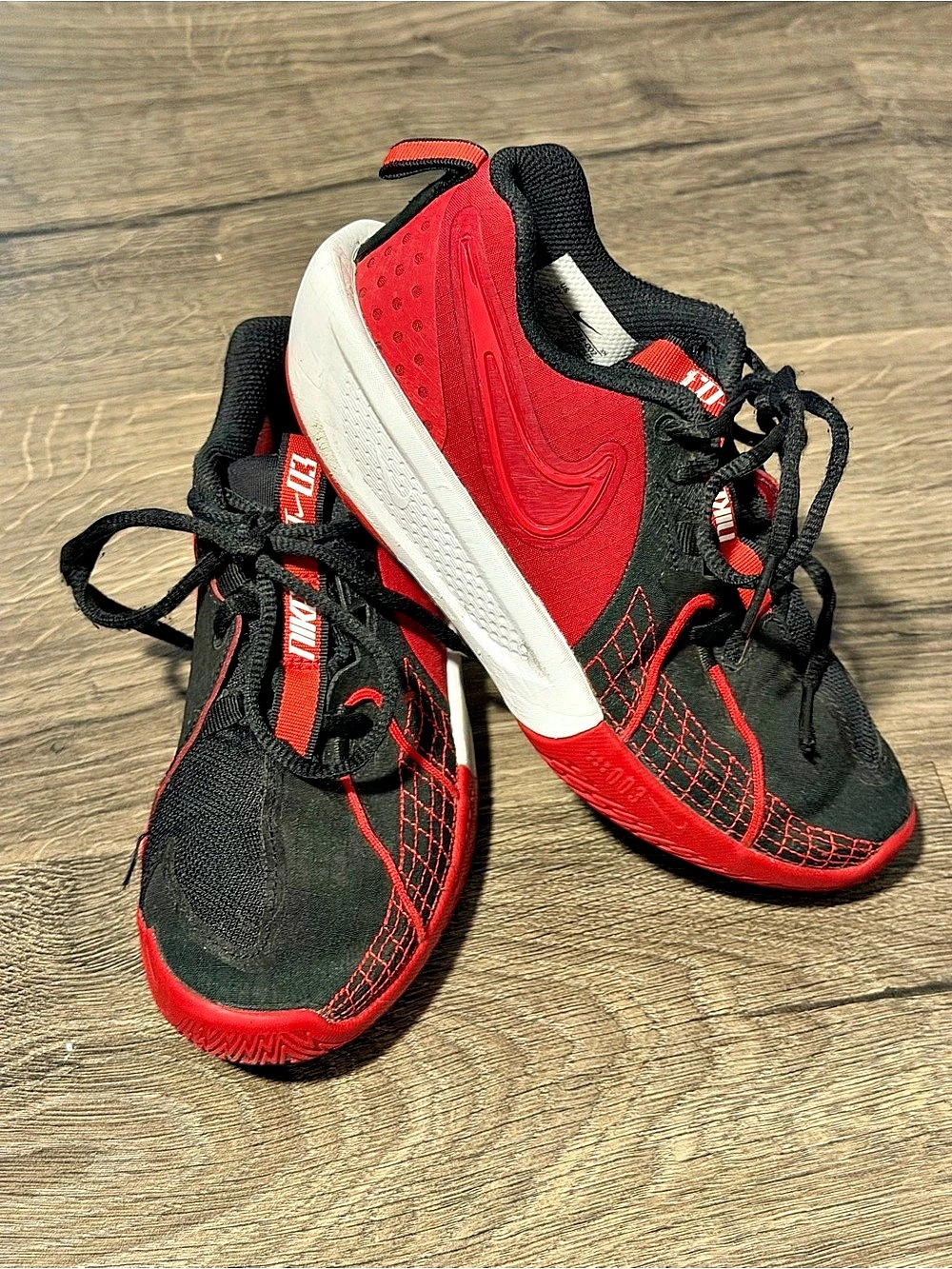 Boys Size 2 Youth Nike Sneakers Red Black Lace Up Athletic Shoes